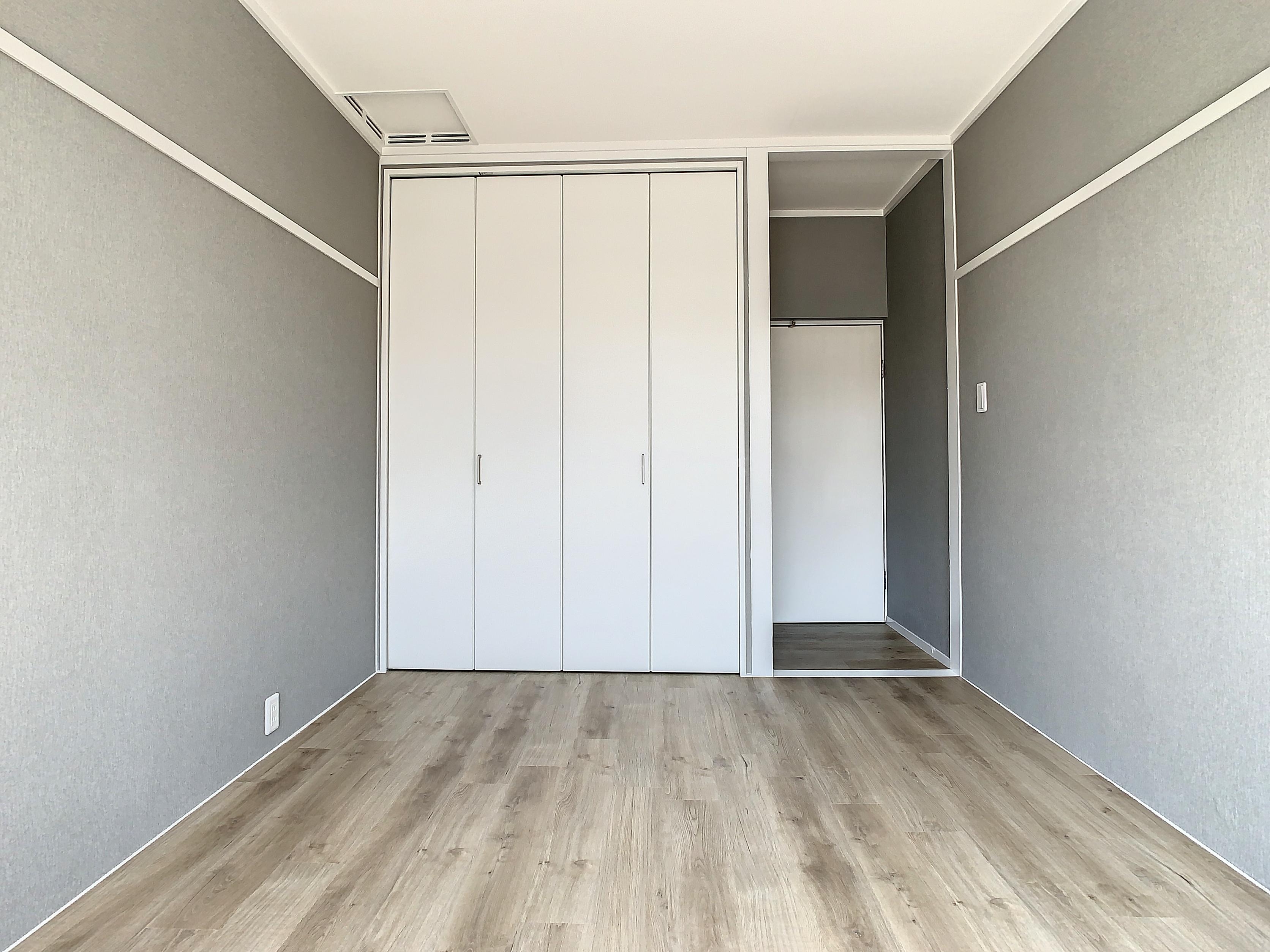 メゾンセントの洋室