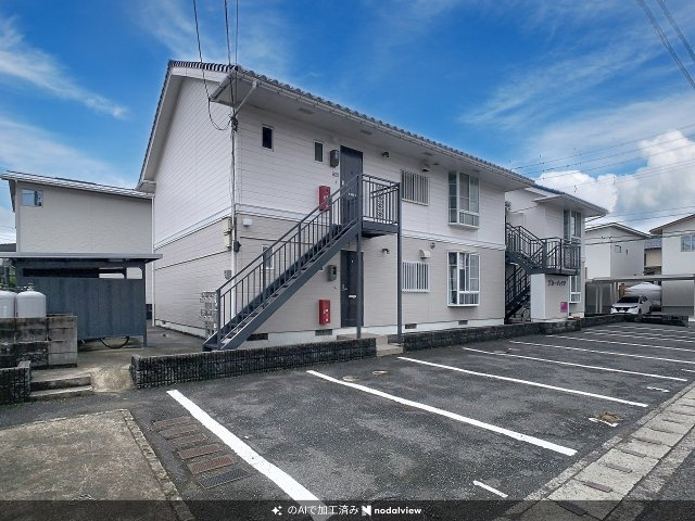 ブルーハイツの外観