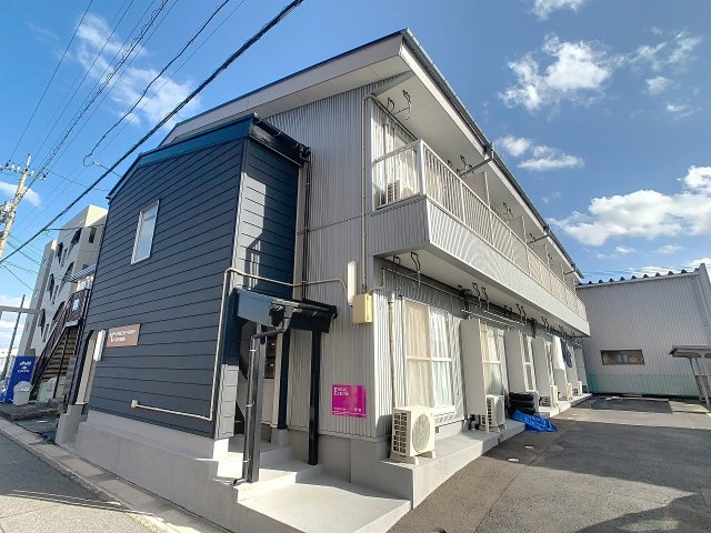 カレッジハウス湖山の外観
