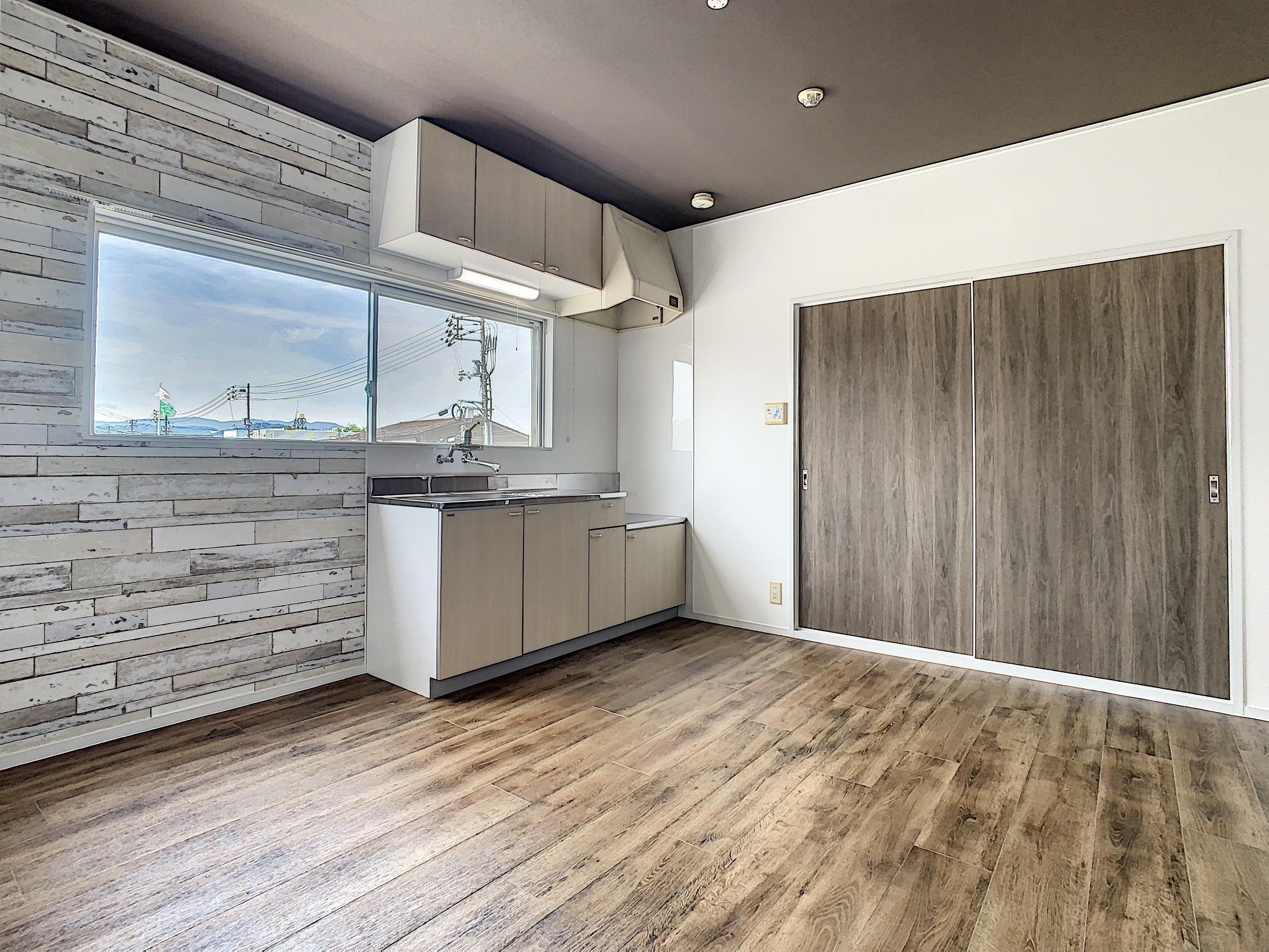 メゾンミヨシの居間・リビング