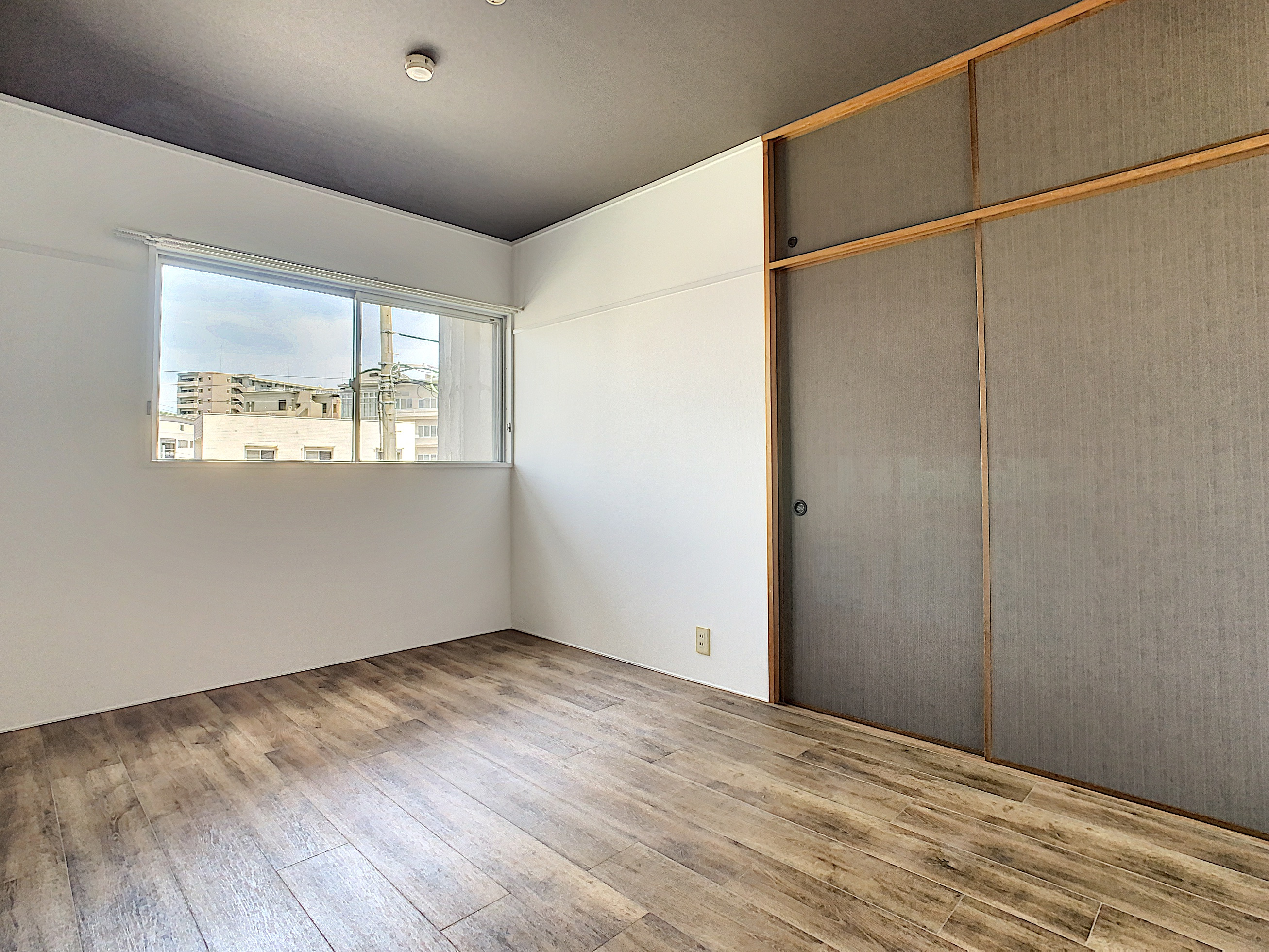 メゾンミヨシの居間・リビング