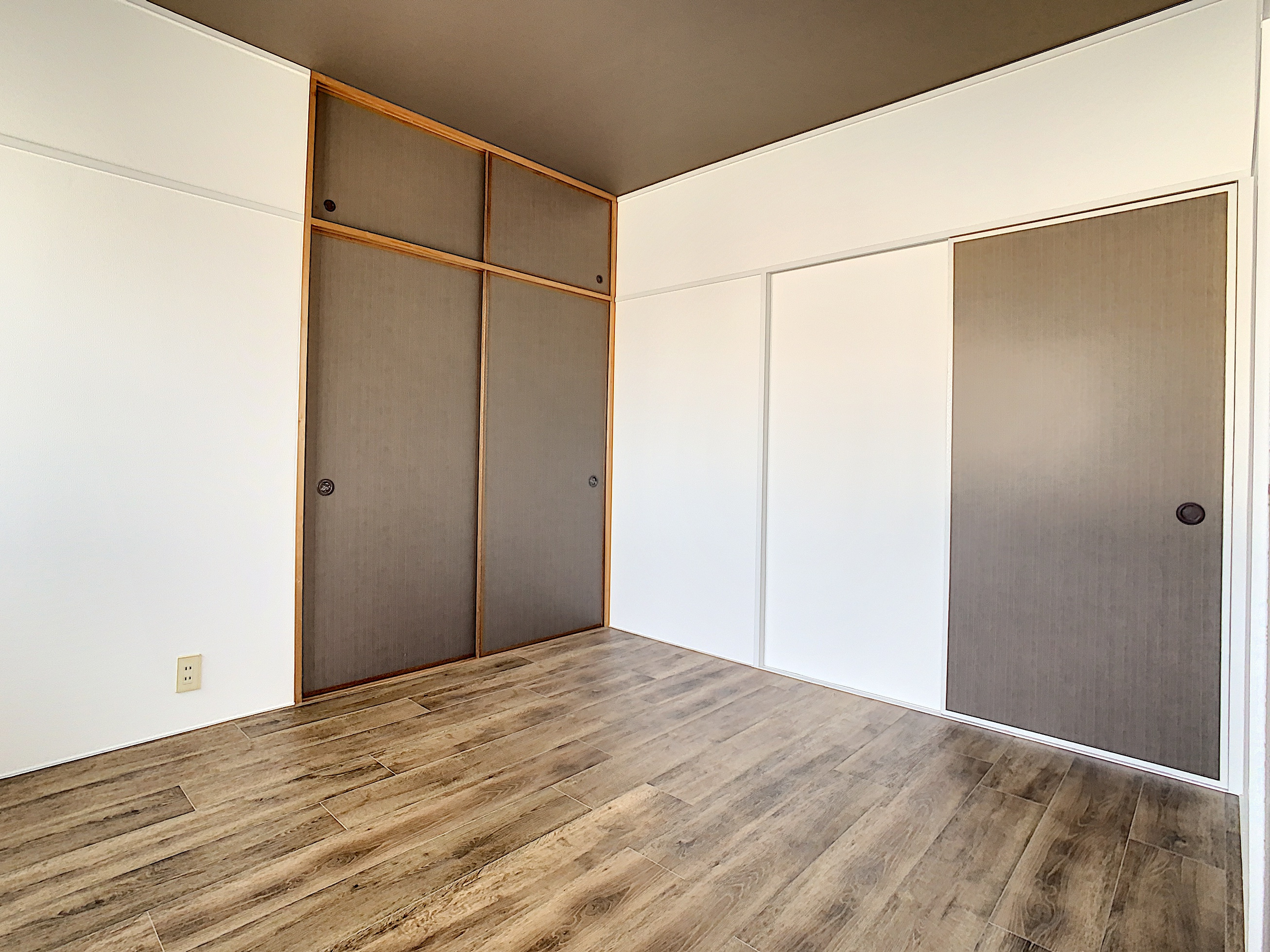 メゾンミヨシの居間・リビング