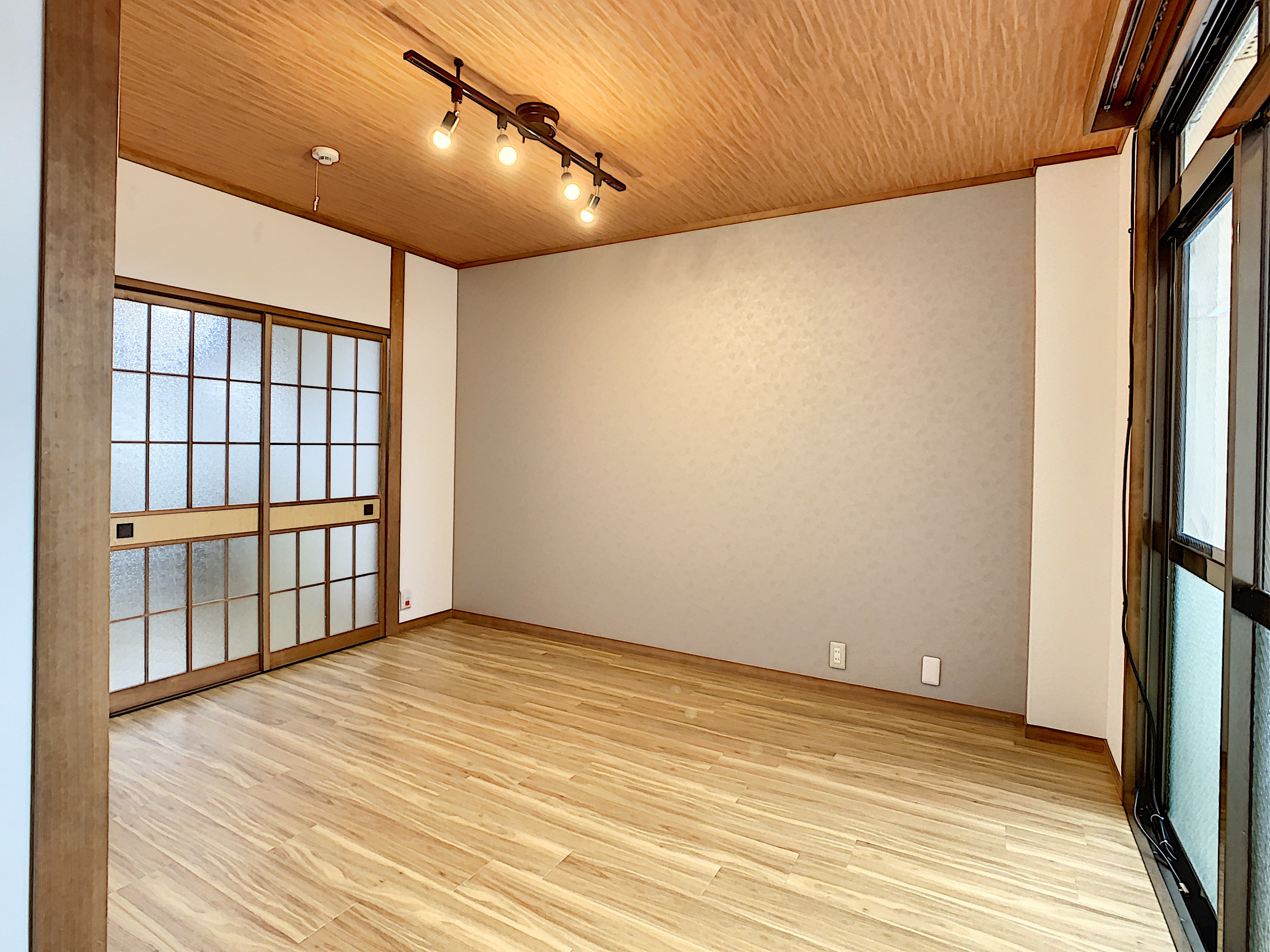 エイシンハイツ