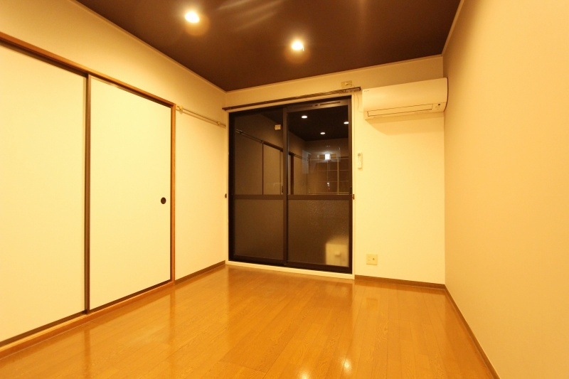 プラティア板谷