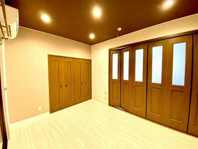 パラドール束本