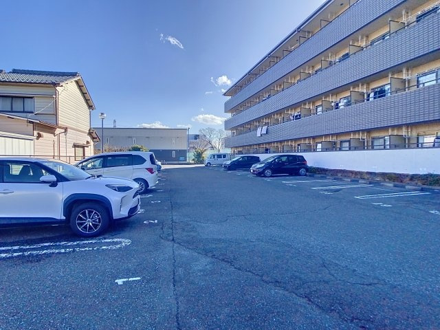 U･TOPIA60の駐車場