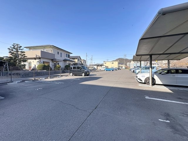 U･TOPIA　HILLSの駐車場