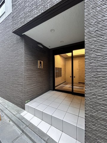 ルミークアン千駄木のエントランス