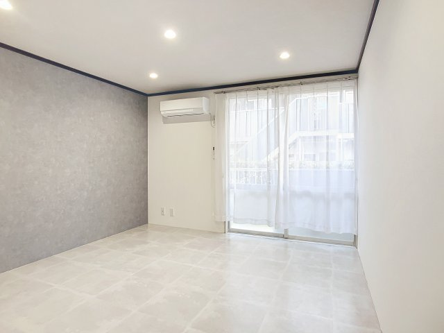 ユートピア30の居間・リビング