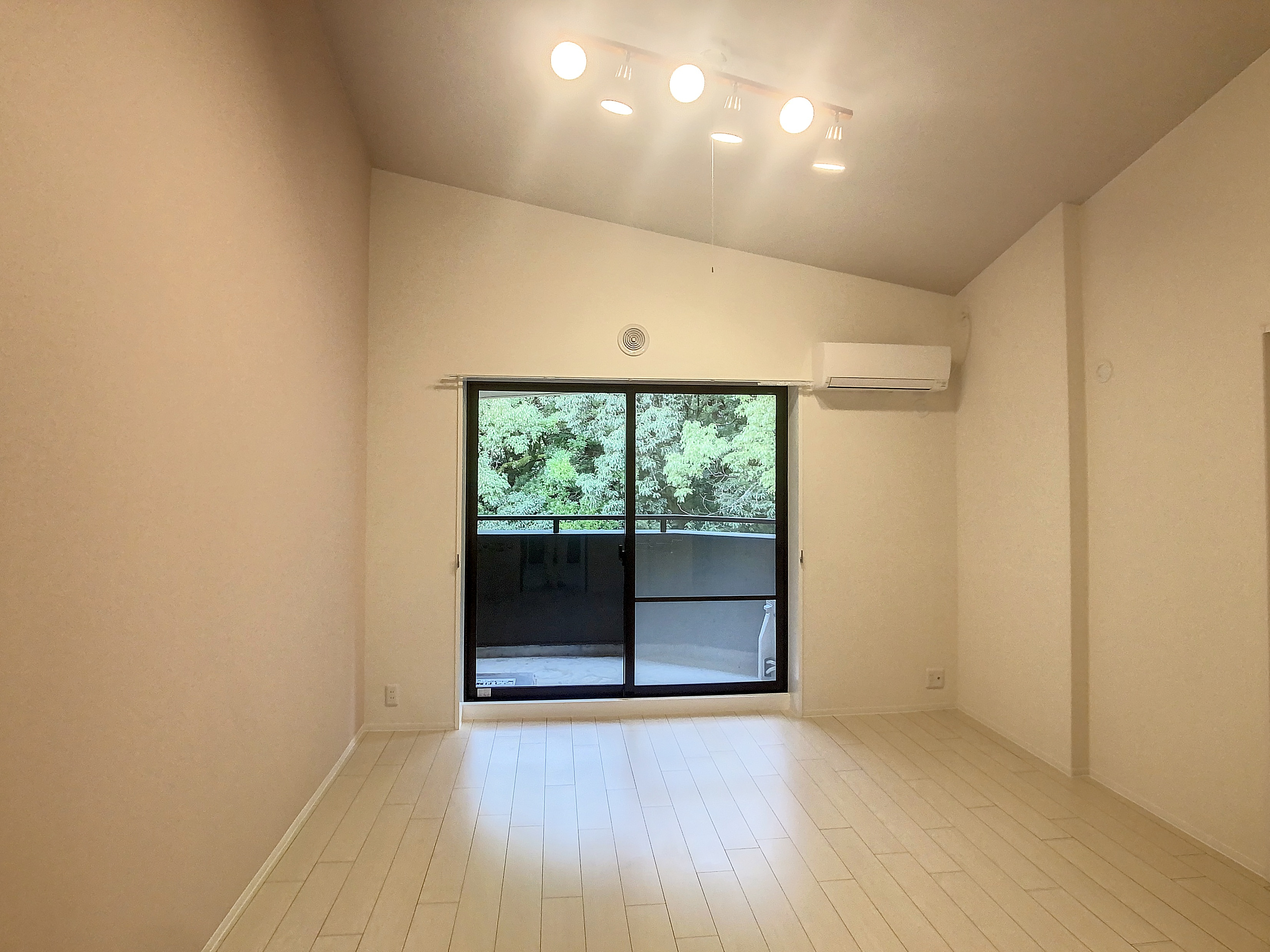 浜松市中区広沢１丁目の賃貸マンション