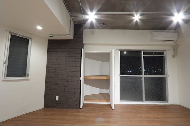 遠鉄ハイツ自校駅ビルの居間・リビング