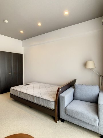 ブライティ助信の居間・リビング