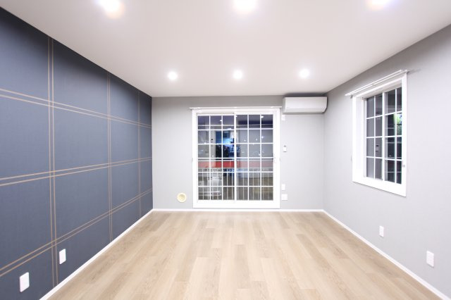 レッズ寿の居間・リビング