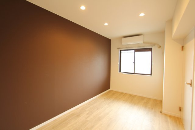 レジデンスミカサの洋室