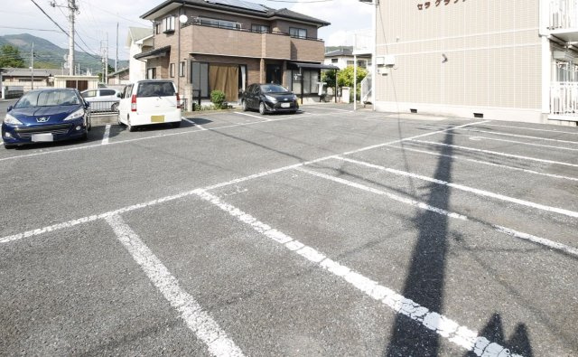 セラグランデの駐車場