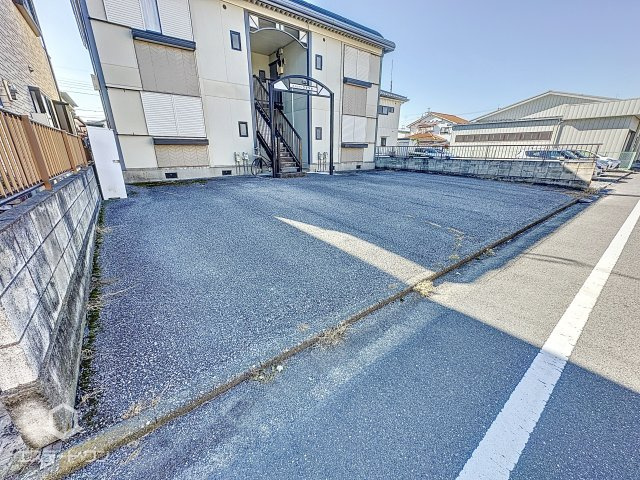 パナハイツわたらせの駐車場