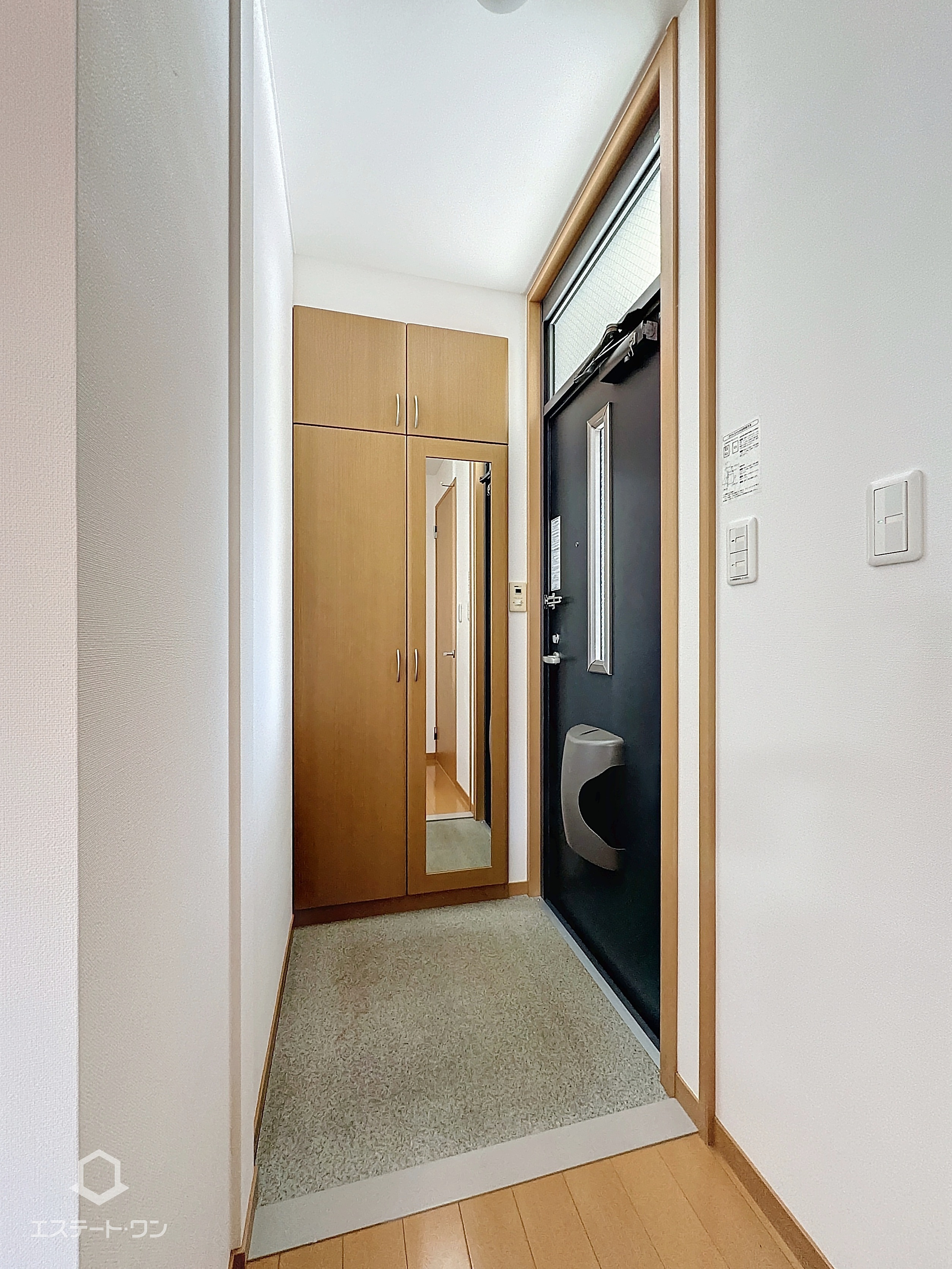 ソレイユBの玄関