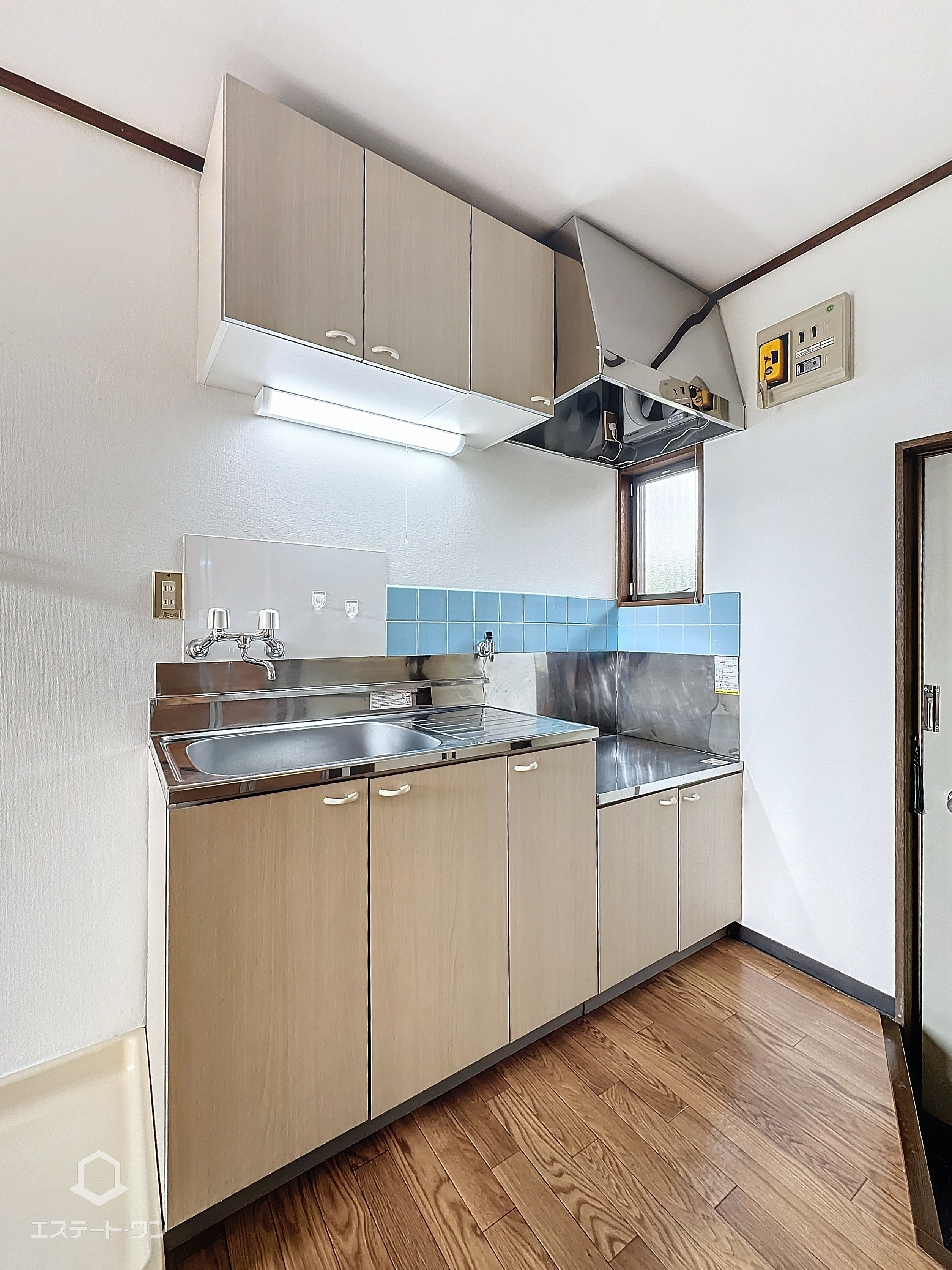 マリオンハイツⅠのキッチン|吊戸棚付きのキッチン☆