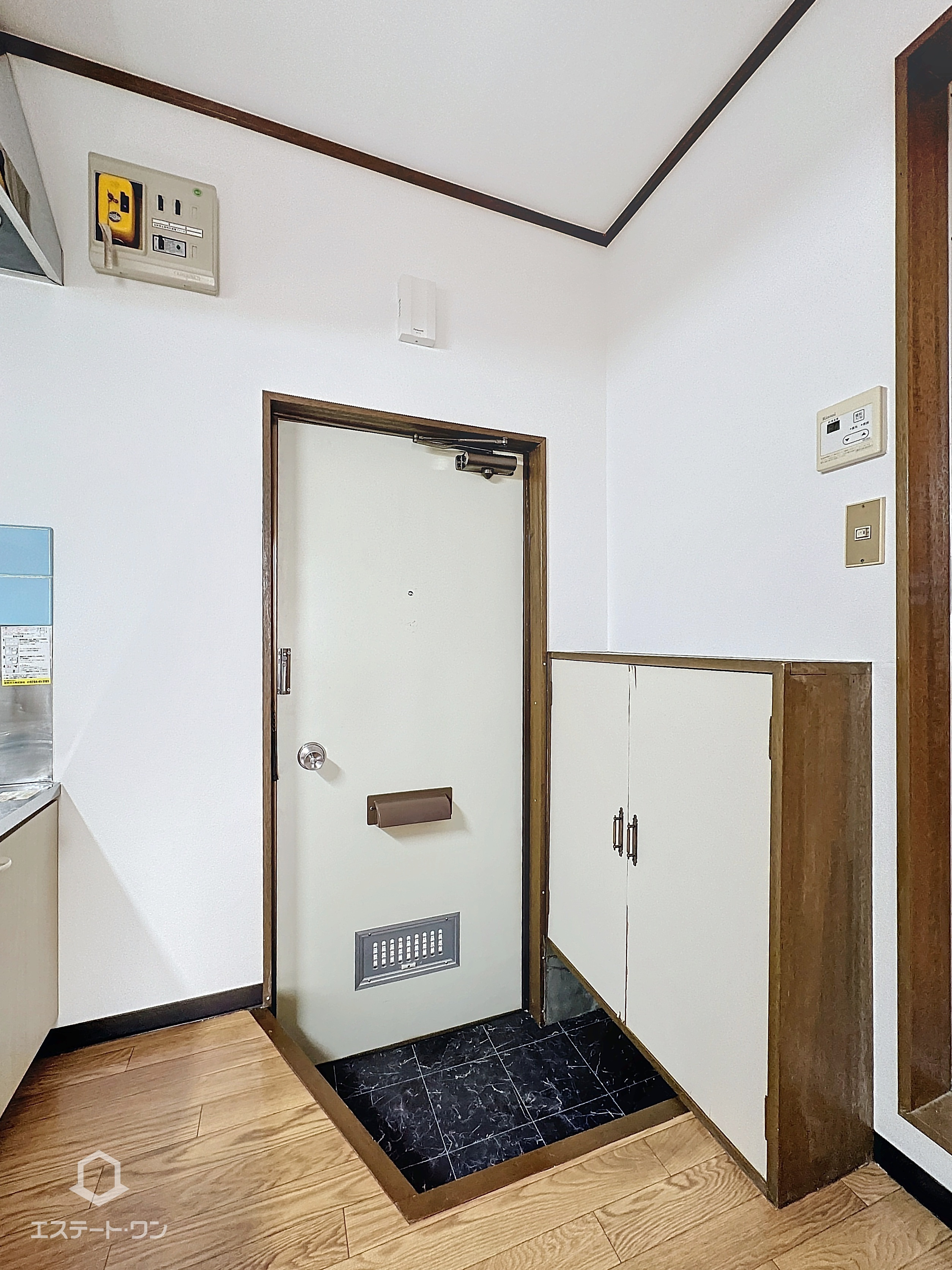 マリオンハイツⅠの玄関|シューズボックス付きの玄関！