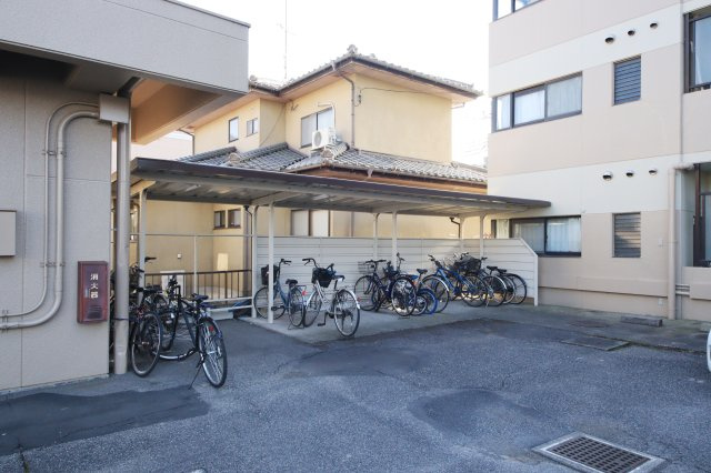 ロイヤルクレストのその他共用部分|駐輪場あります☆