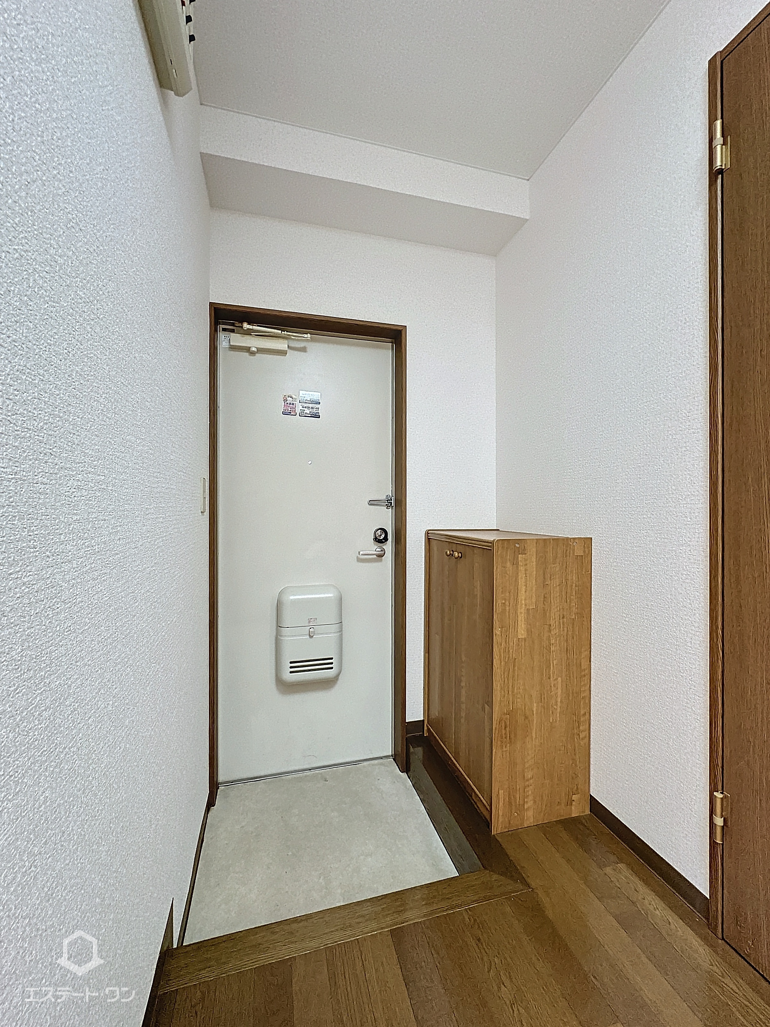 アゼリアコートの玄関