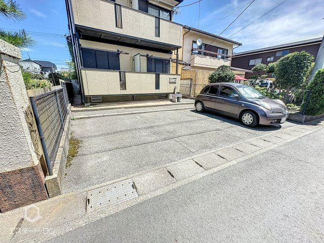 モデラート朝倉の駐車場