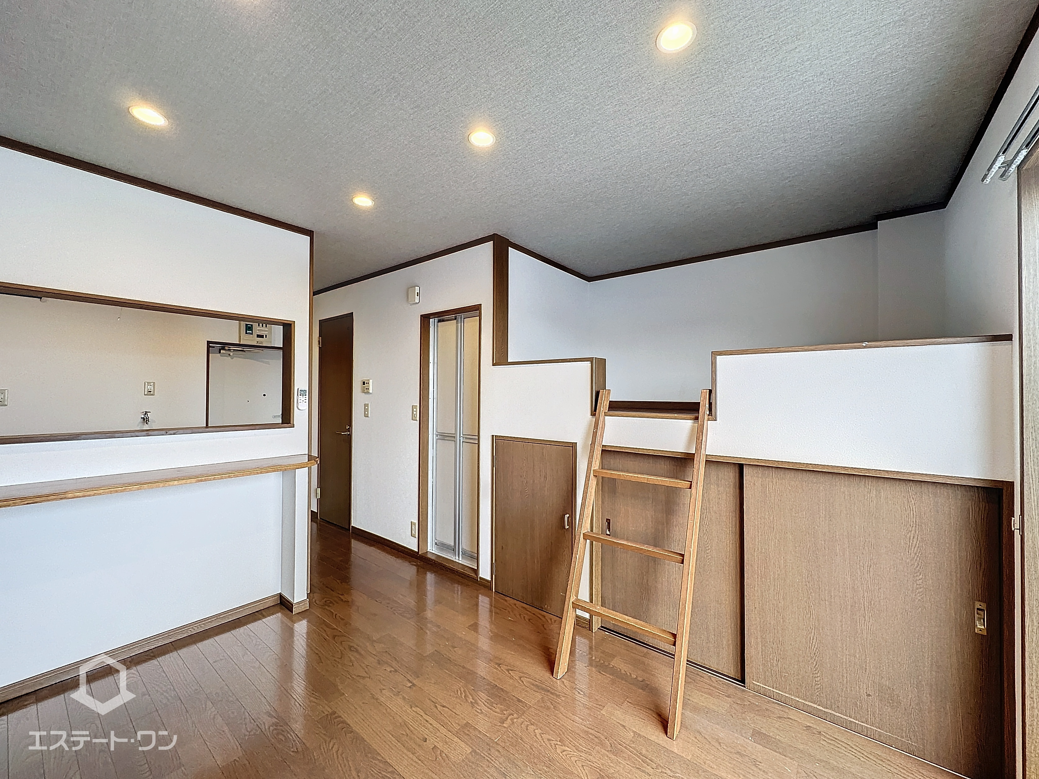 プチメゾンFujiの居間・リビング