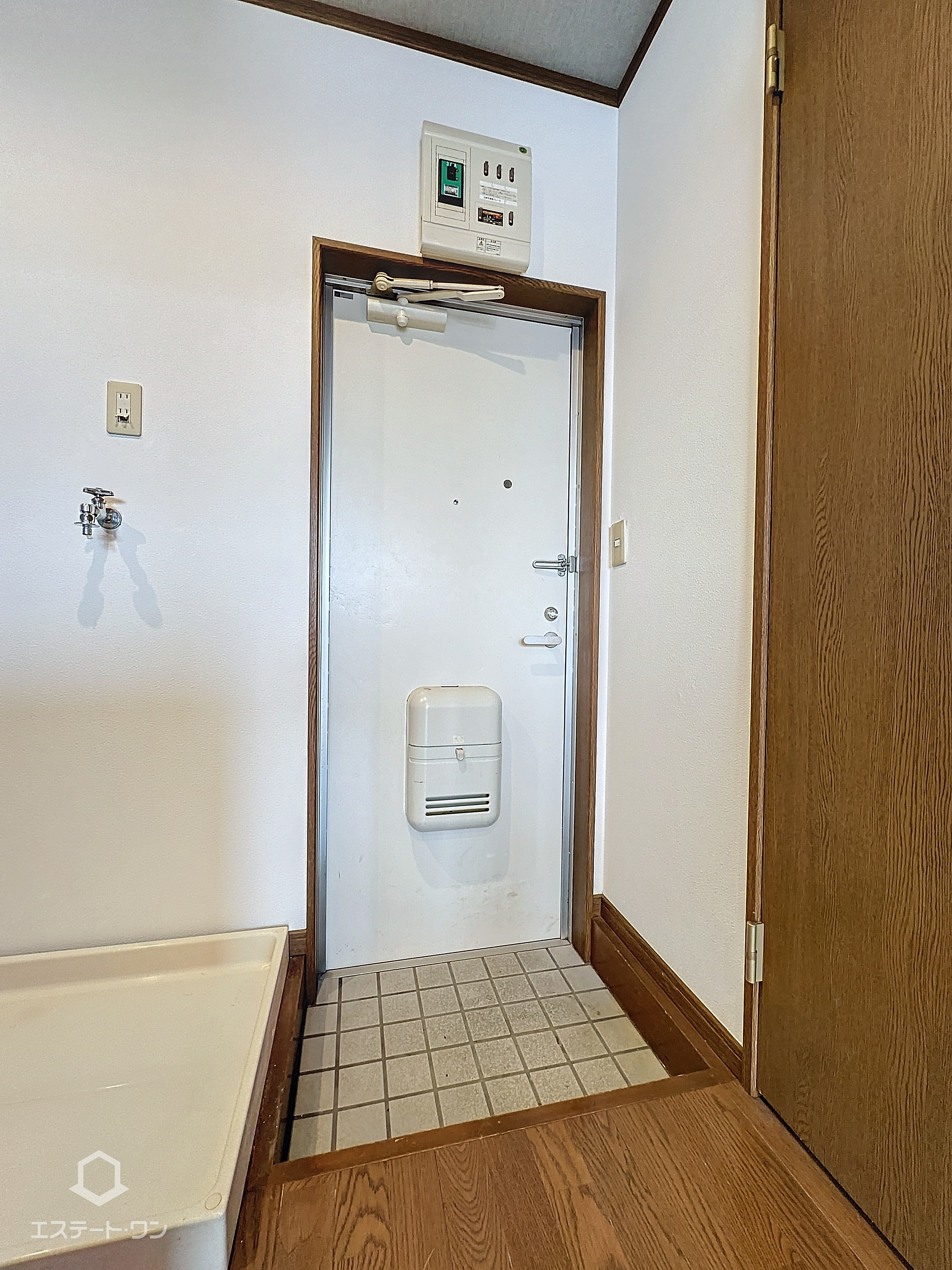 プチメゾンFujiの玄関