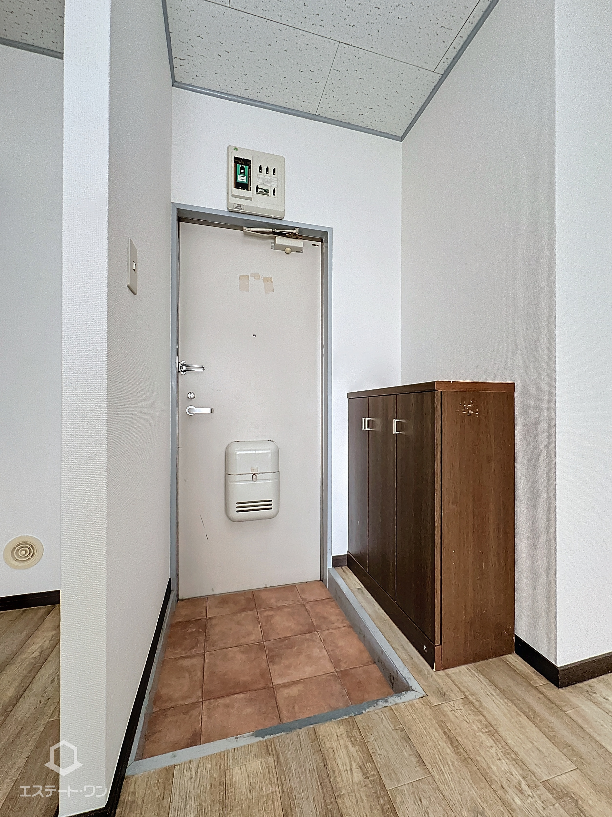 メゾンOKAZAKIの玄関