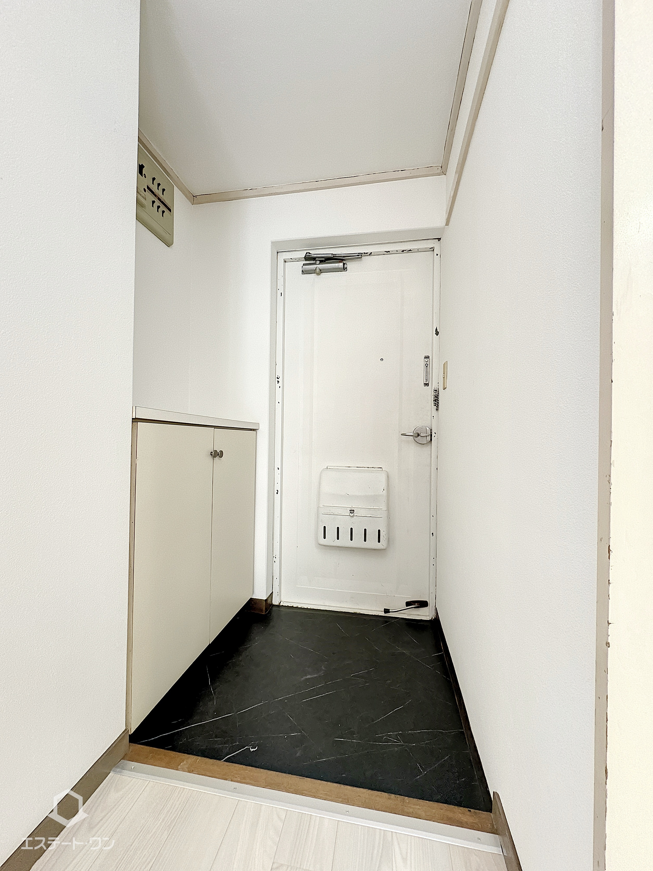 ＬａＶｉｅｒｅｓ（ラヴィエール）の玄関