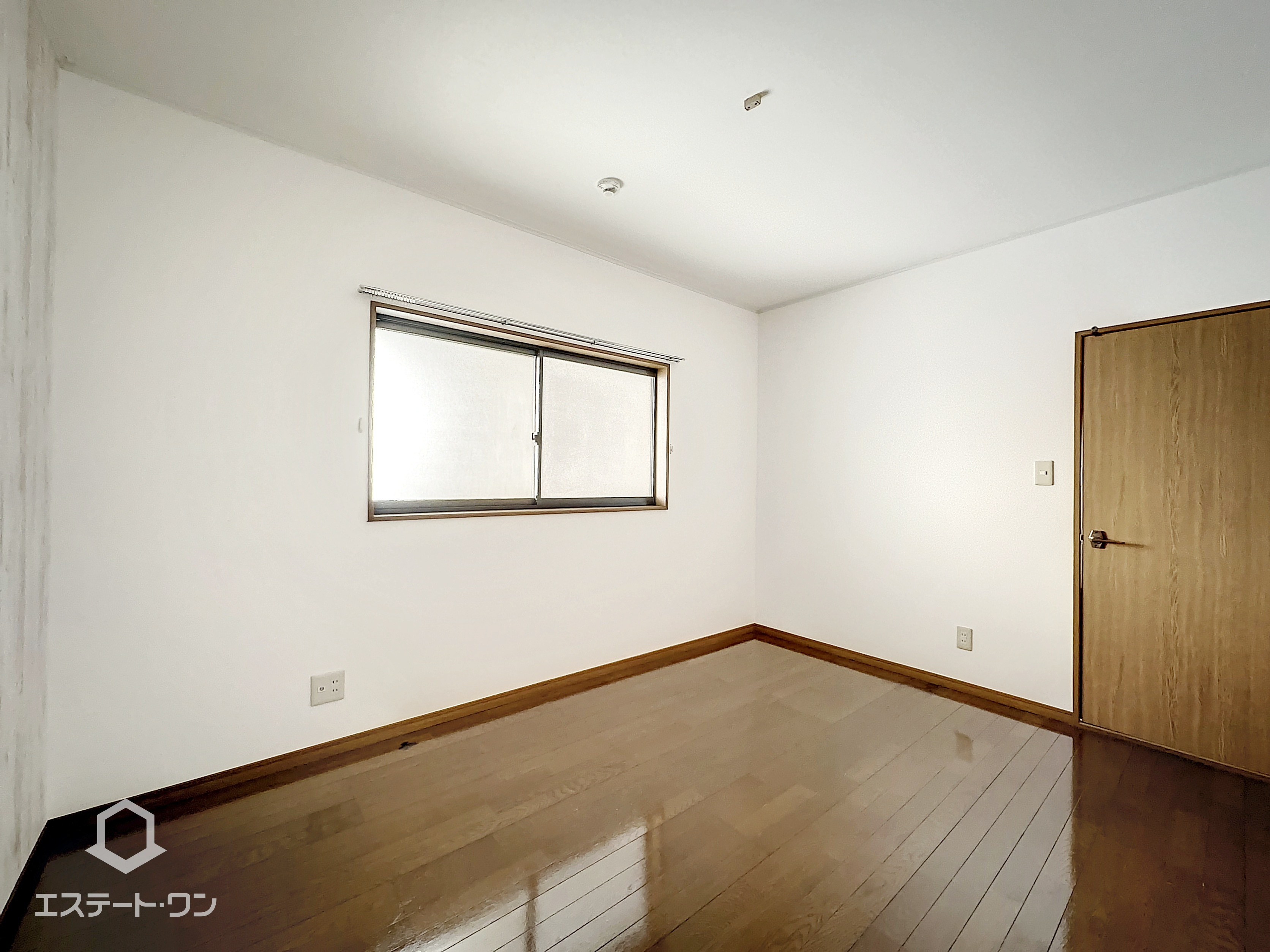 ベルハイツの洋室