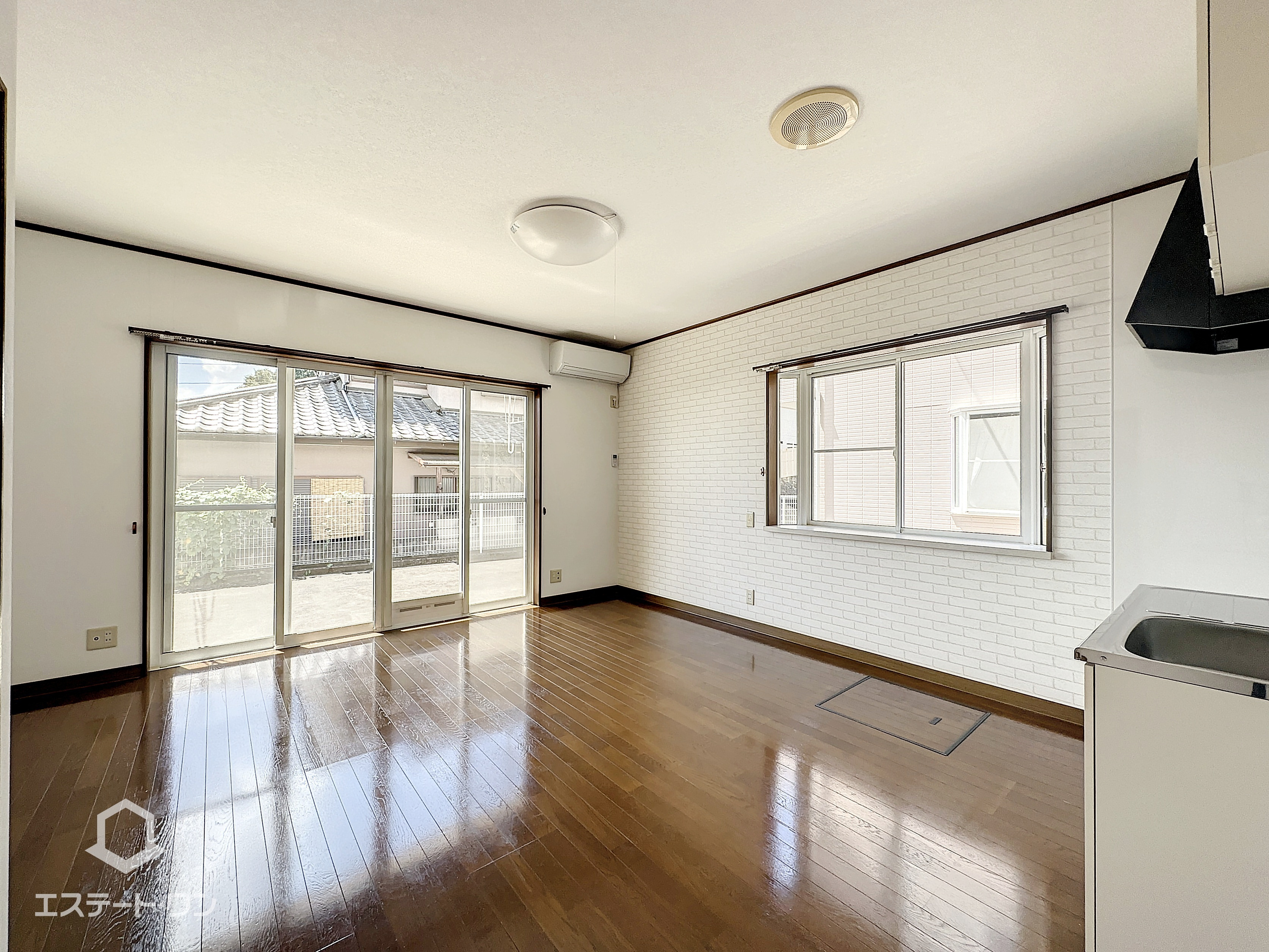 ハル・コーポの居間・リビング