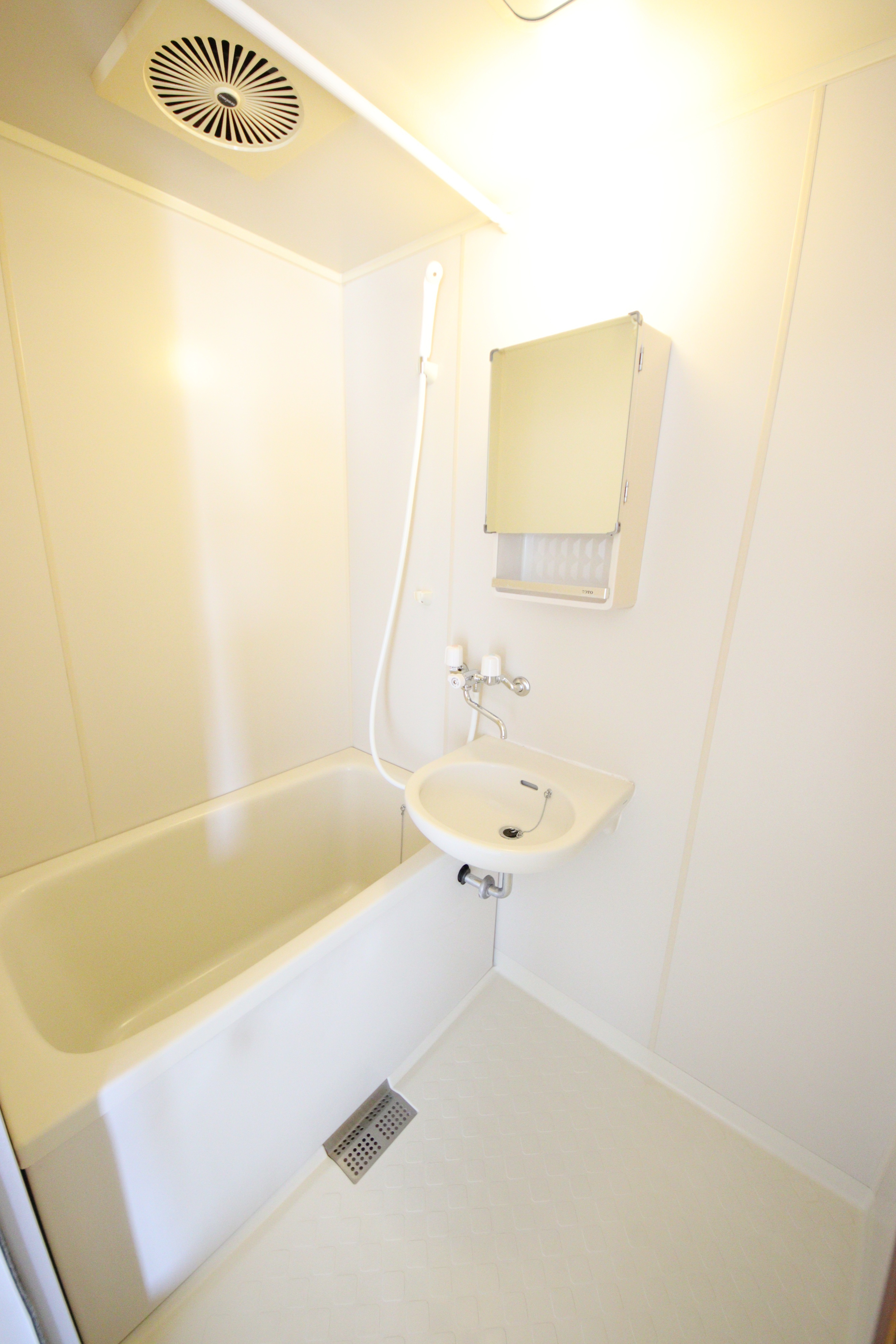 ハイツトゥモローの浴室