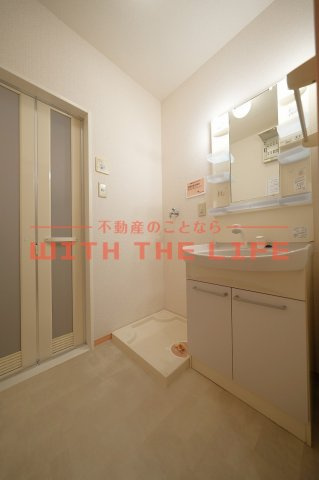 マリーモナリエ【キャッシュバック対象】の洗面所|明るい洗面所です