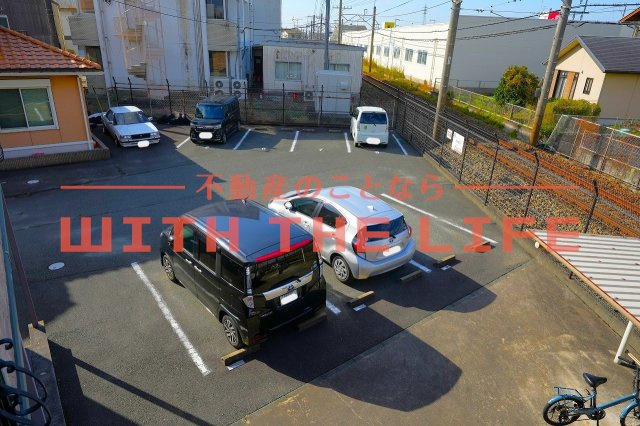 マリーモナリエ【キャッシュバック対象】の駐車場|駐車場があるので、車を買う予定の方も安心です