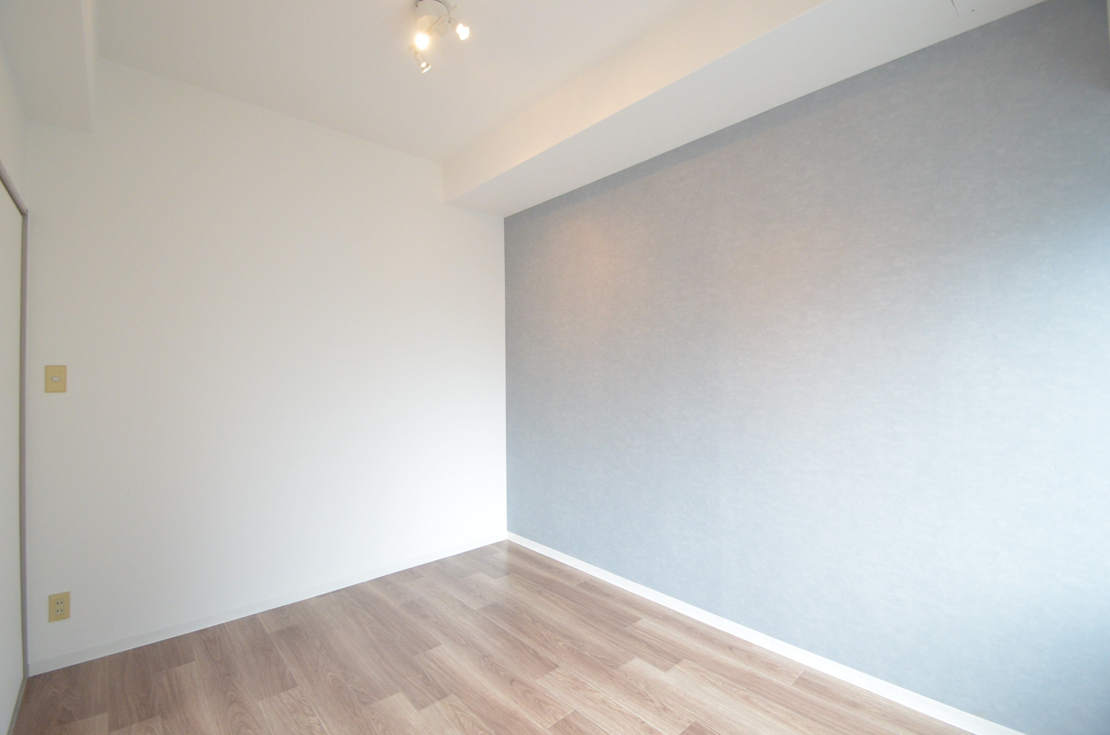 エル三津屋