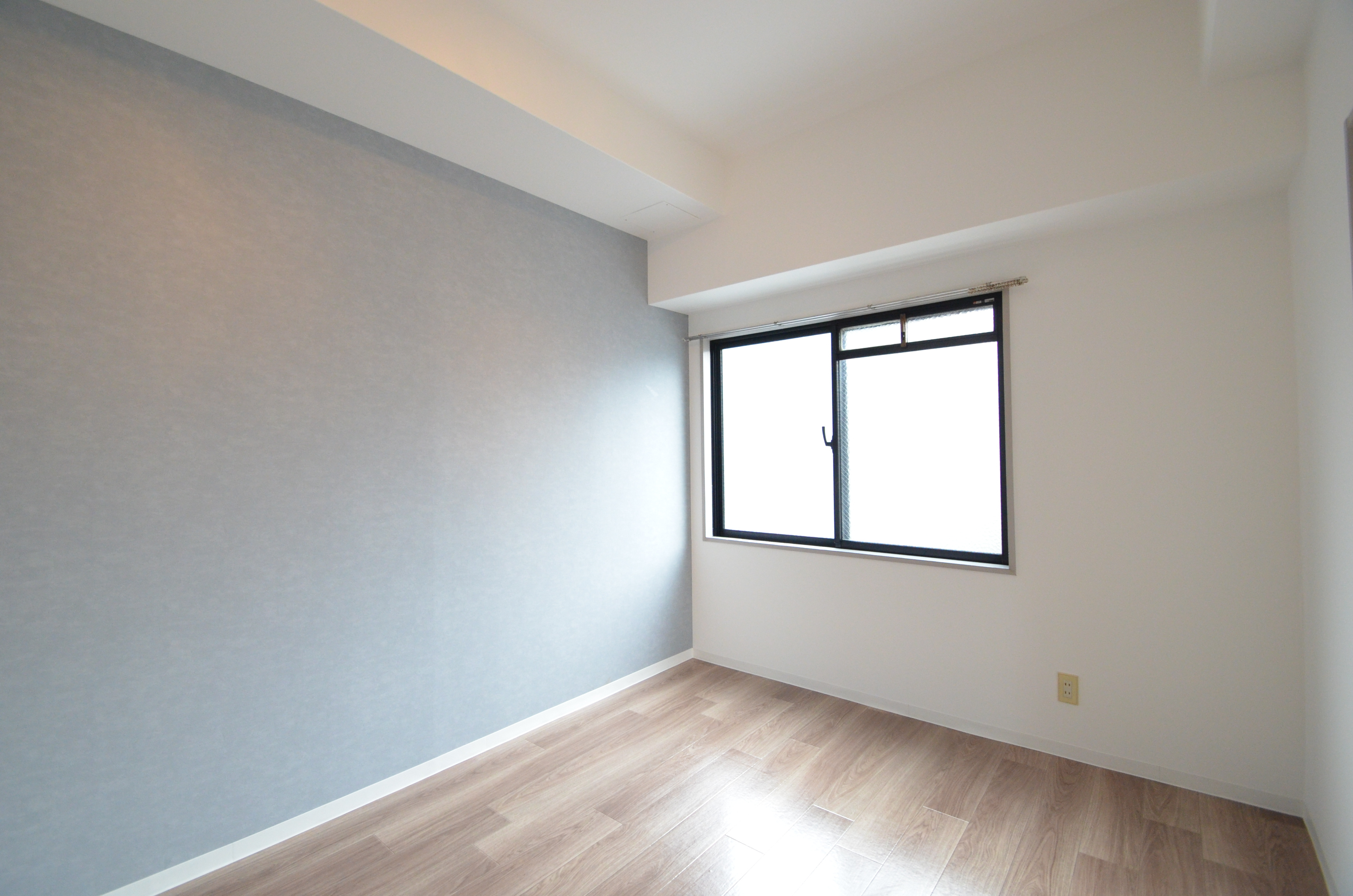 エル三津屋