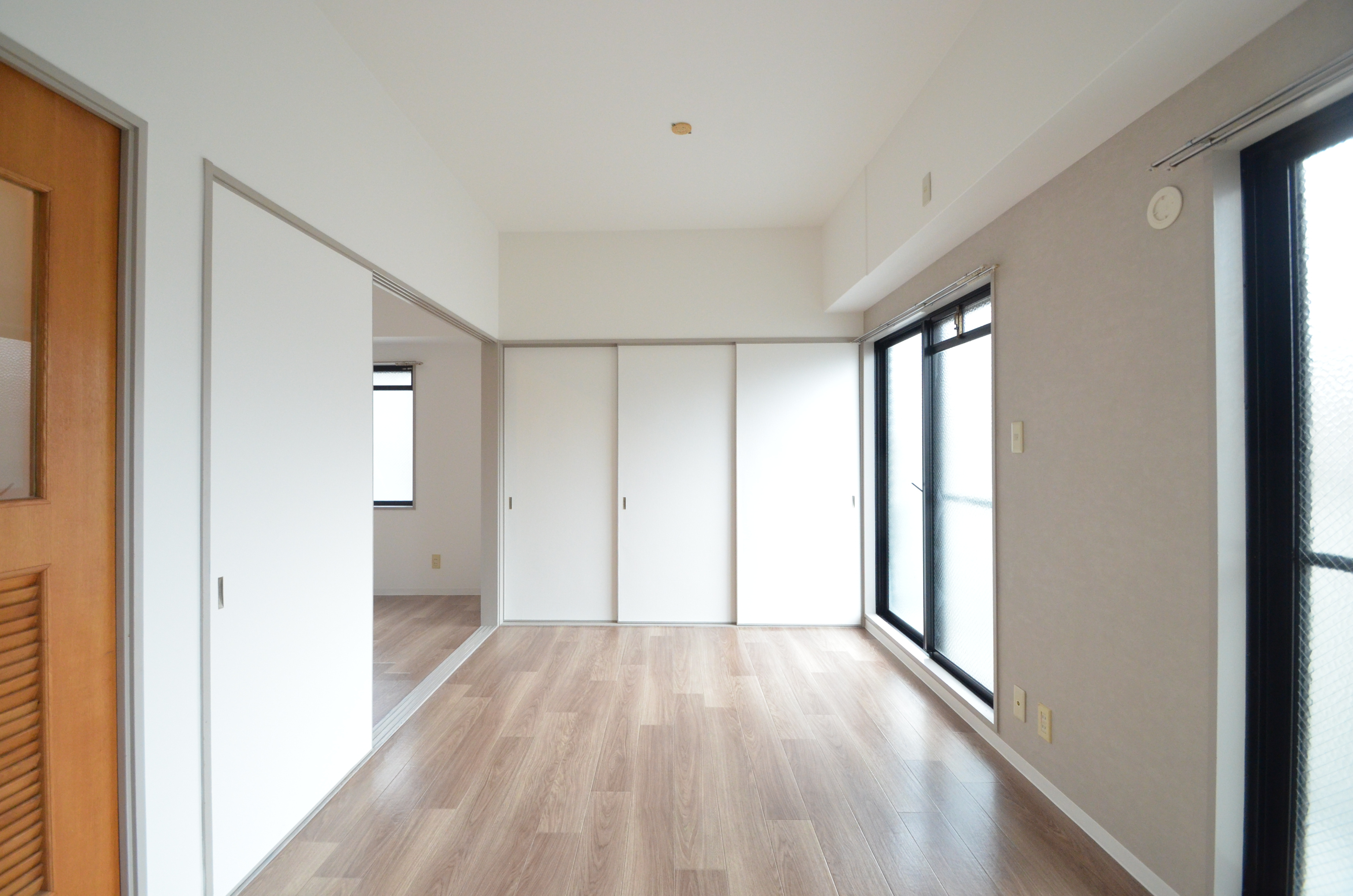 エル三津屋