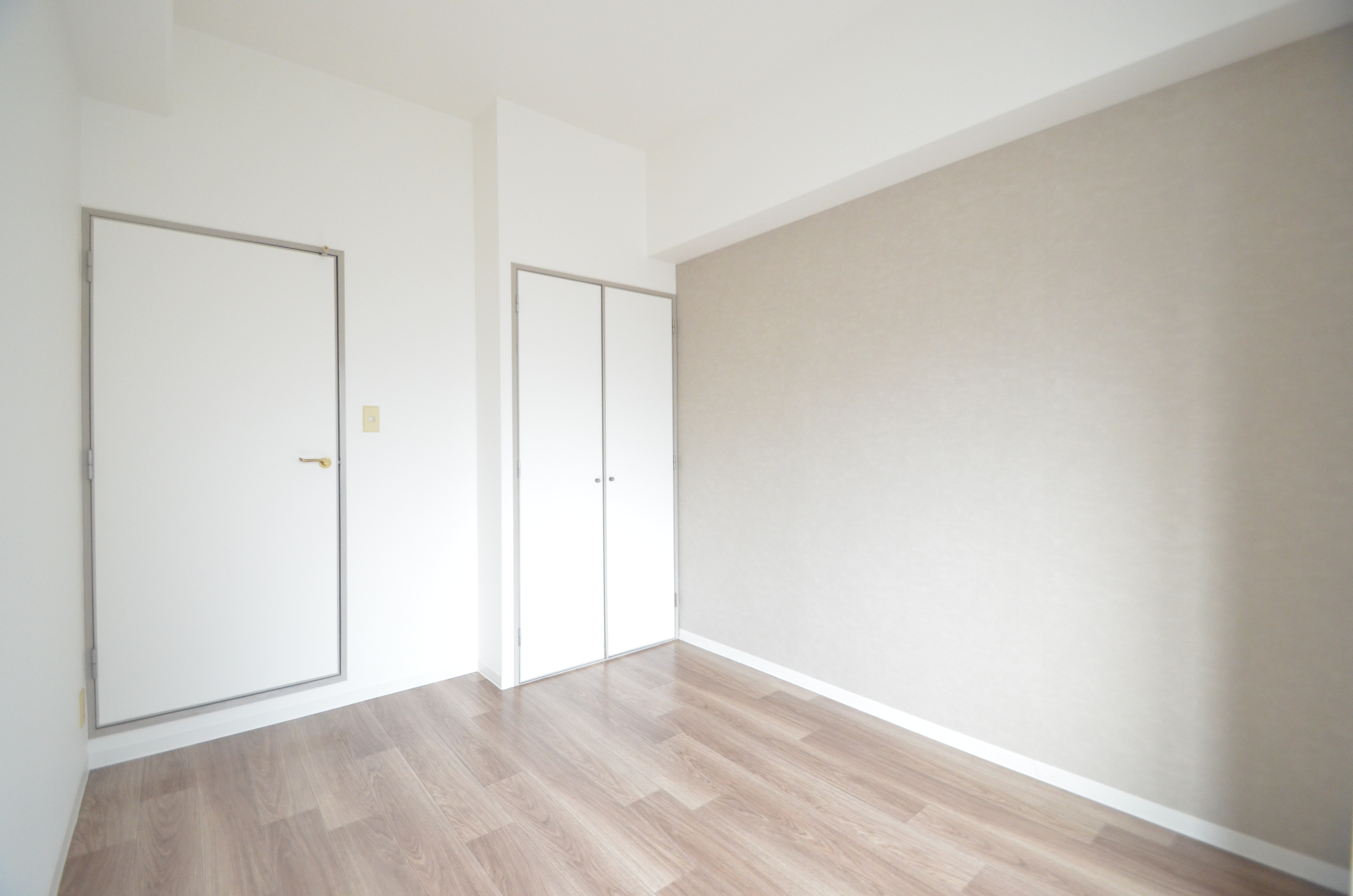 エル三津屋