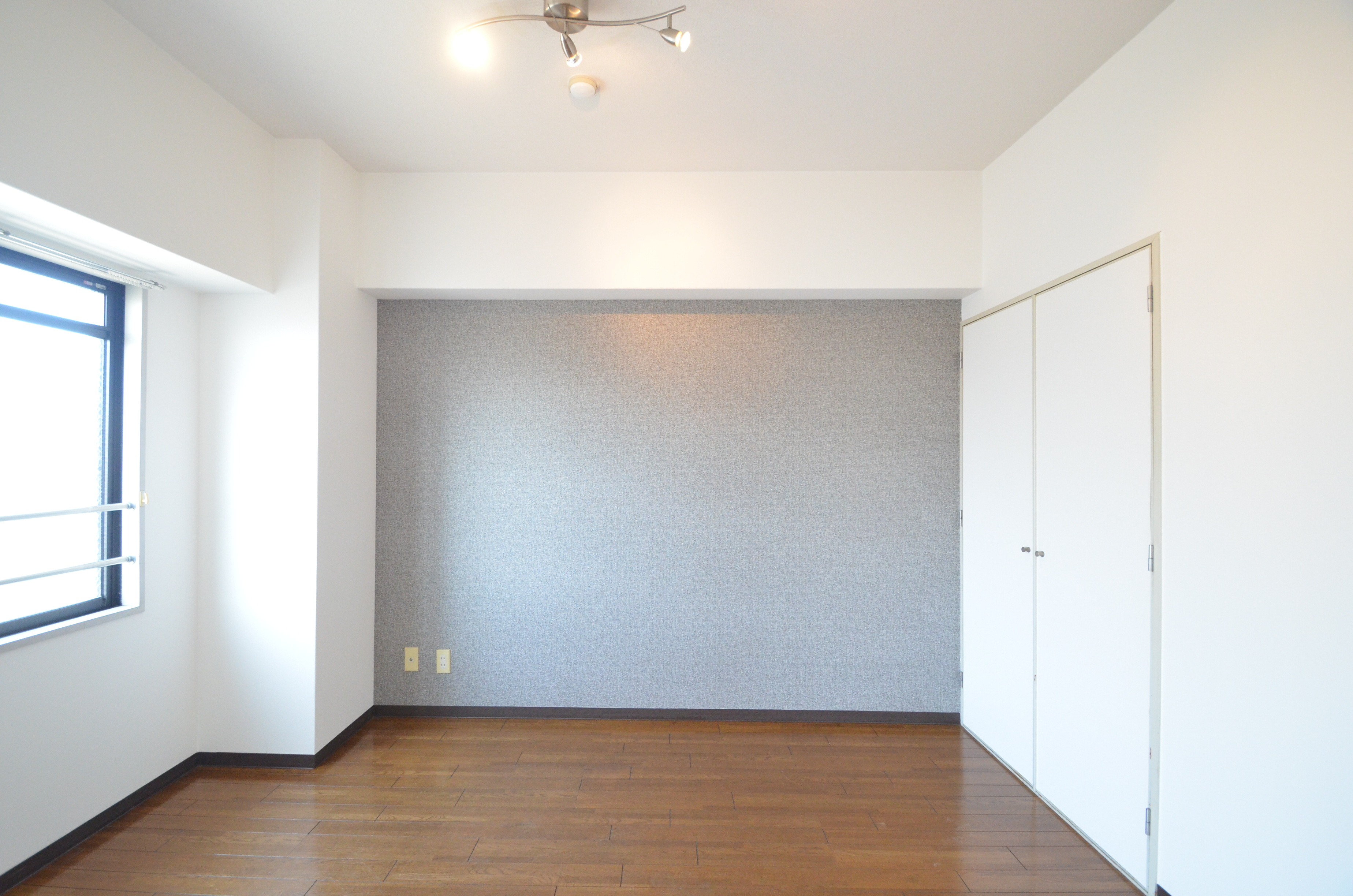 エル三津屋