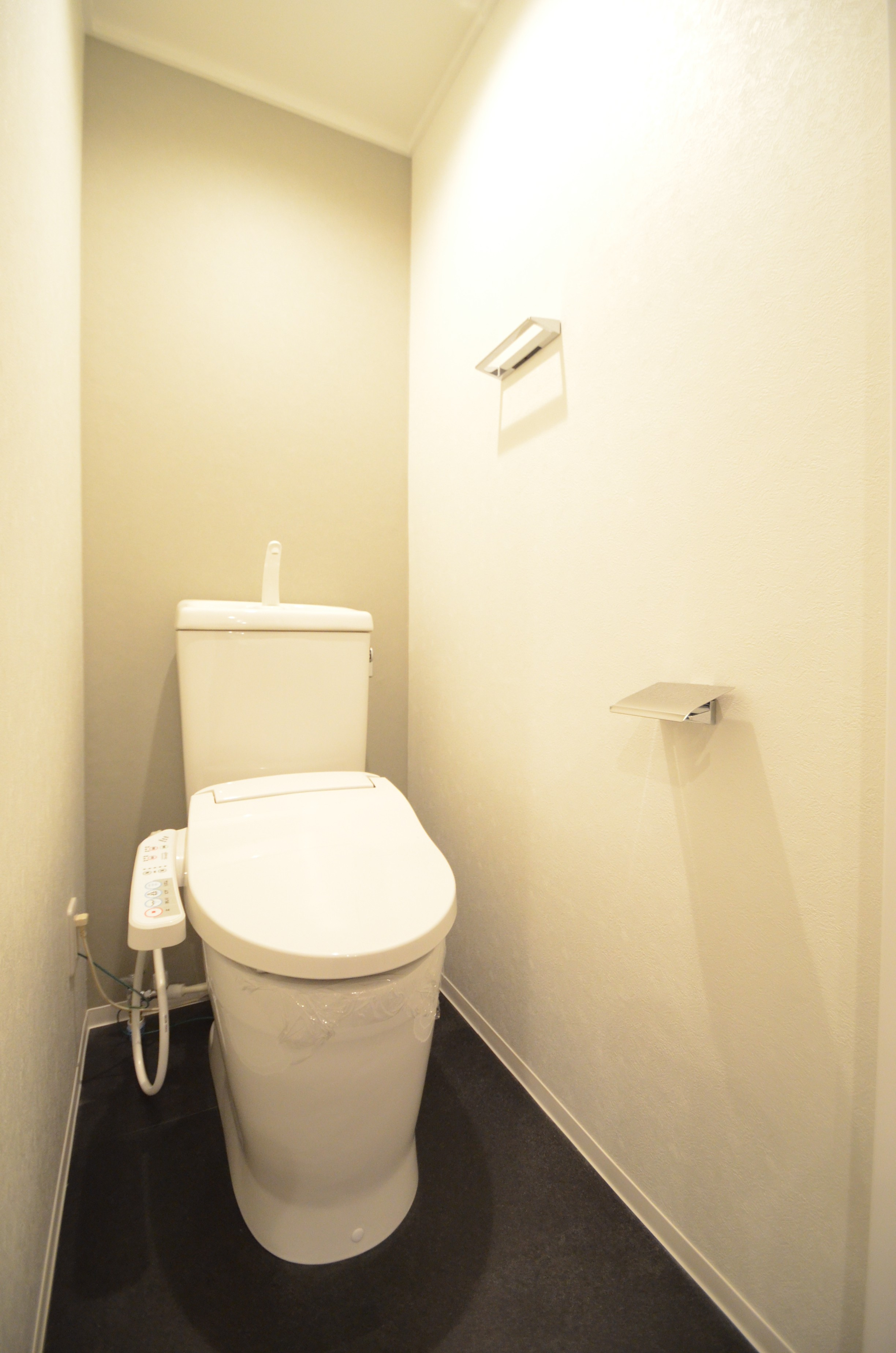 大栄マンションのトイレ|温水洗浄便座付きトイレです