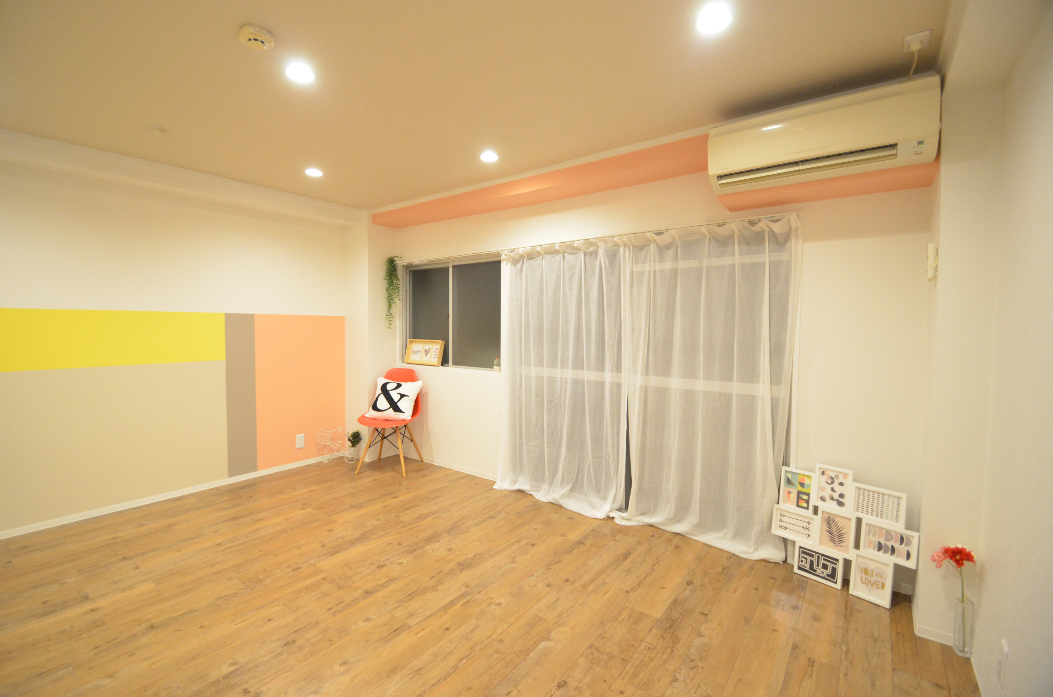 千里ロイヤルハイツの洋室|内装はとても鮮やかです