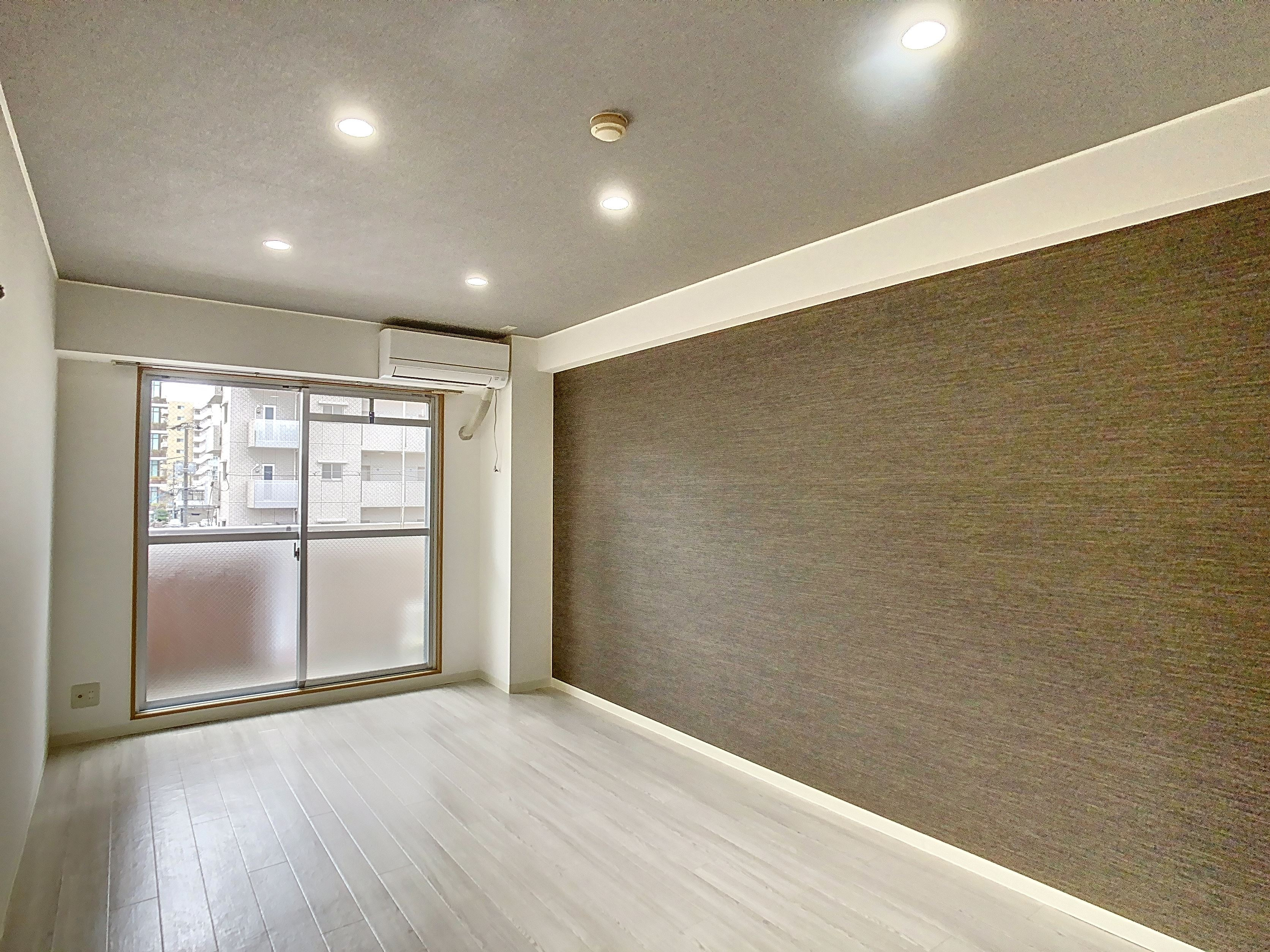 ルマンジュ平和の洋室