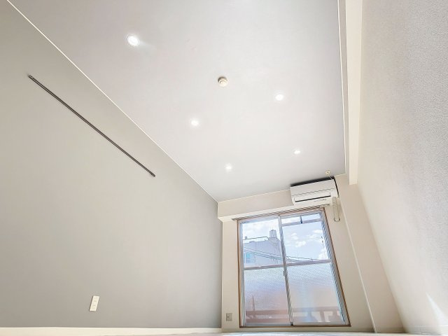 ルマンジュ平和の洋室