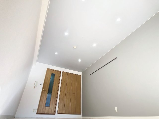 ルマンジュ平和の洋室