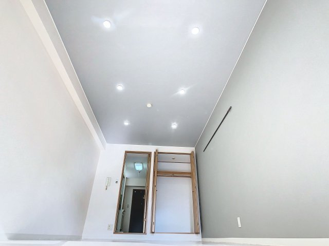 ルマンジュ平和の洋室