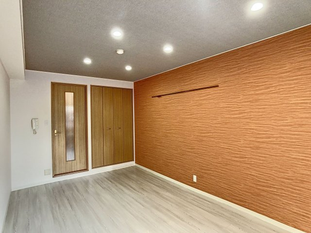 ルマンジュ平和の洋室
