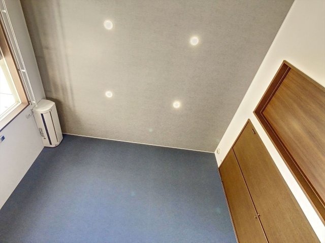 SAMAX AVENUEの洋室