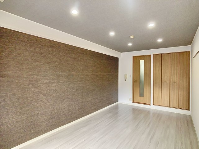 ルマンジュ平和の洋室