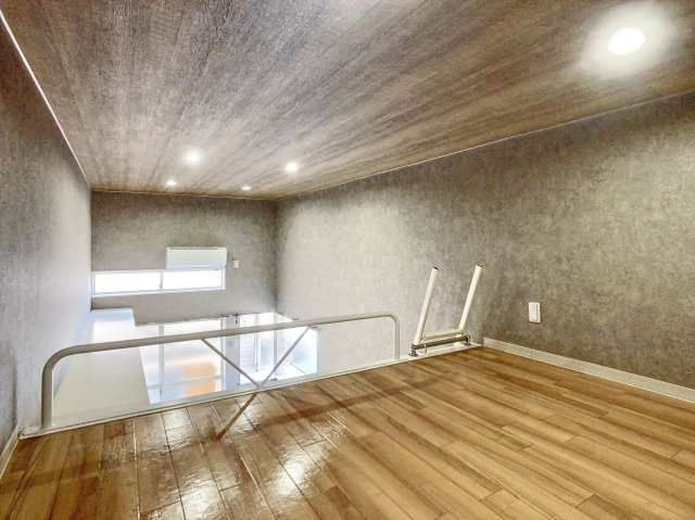 アップルハウス十日市の洋室